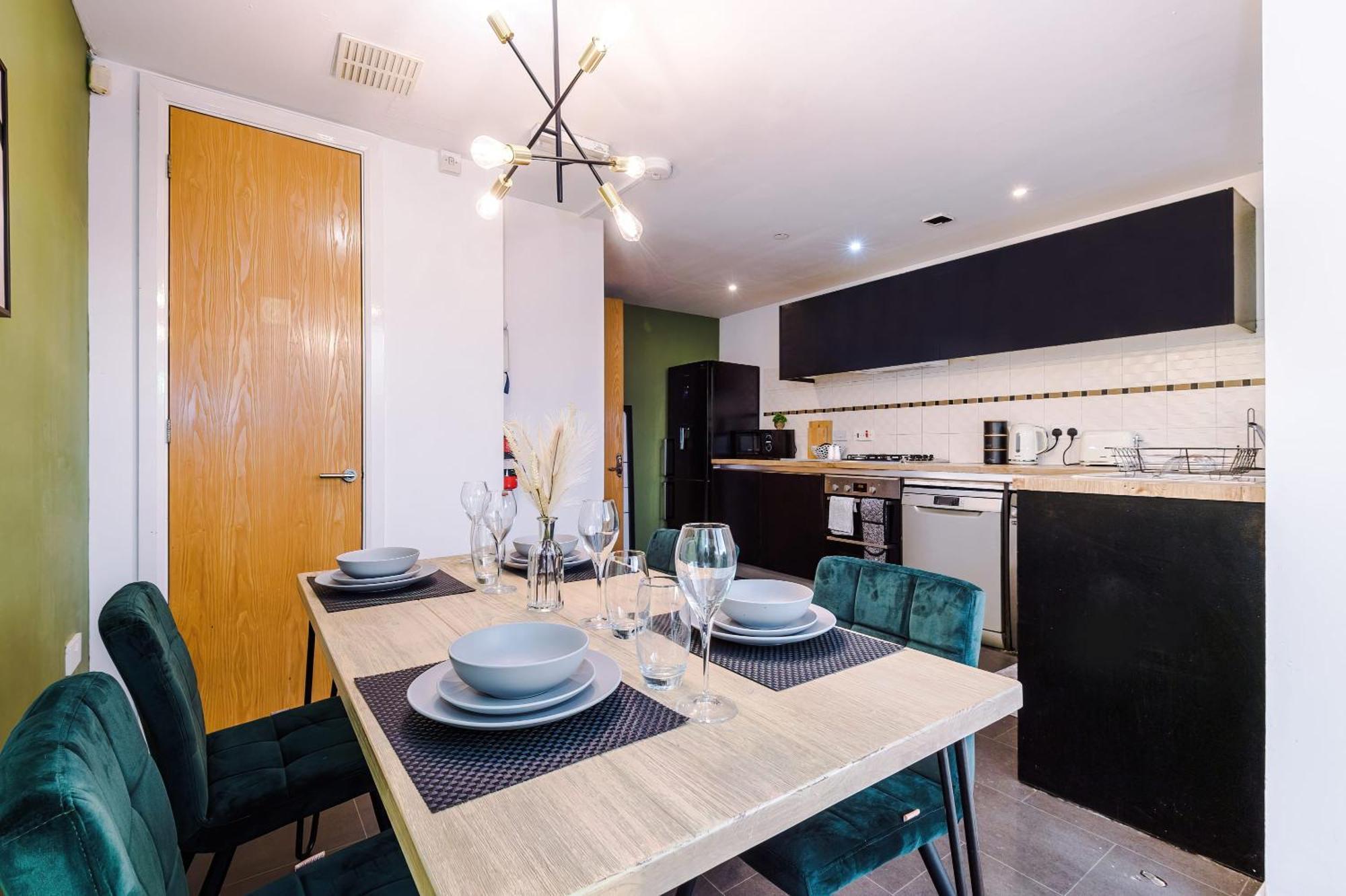 曼彻斯特Rest&Recharge At A Spacious Townhouse By The Etihad别墅 外观 照片