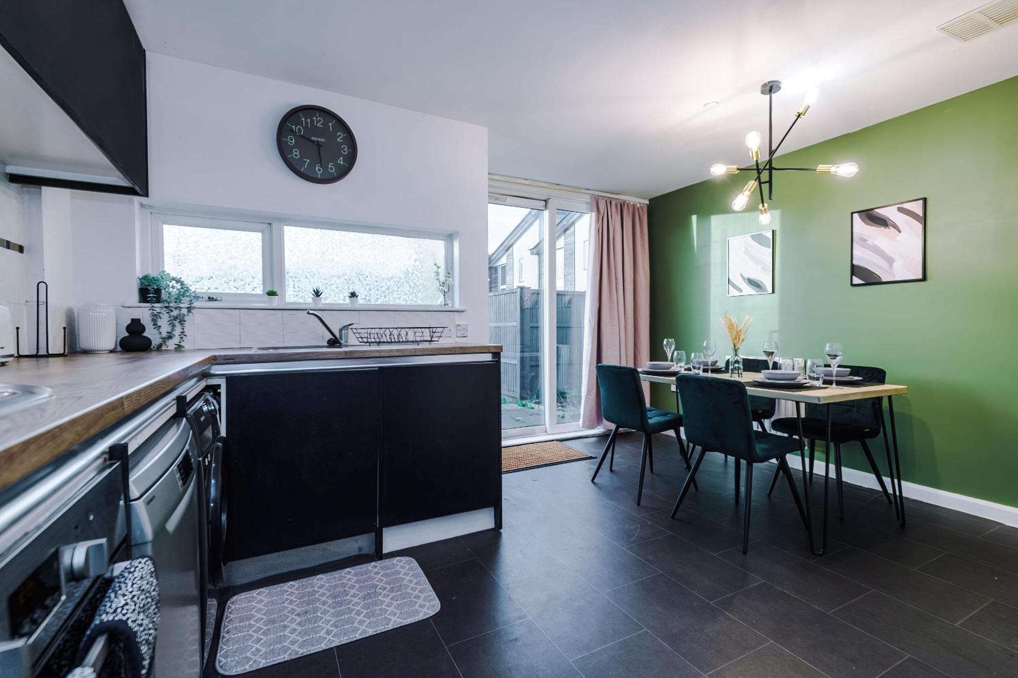 曼彻斯特Rest&Recharge At A Spacious Townhouse By The Etihad别墅 外观 照片