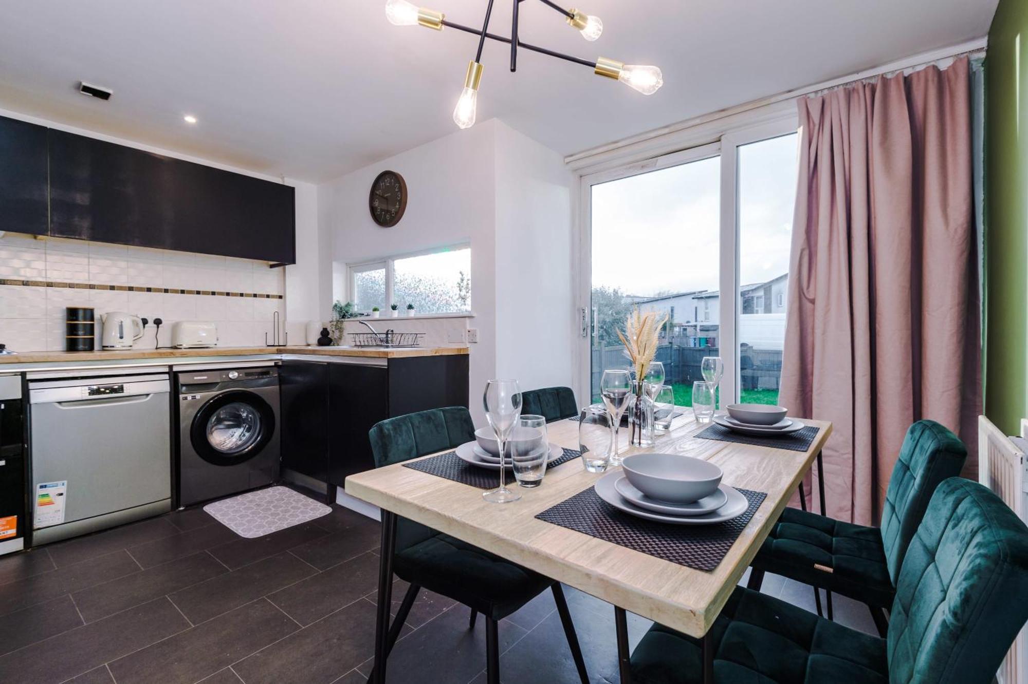 曼彻斯特Rest&Recharge At A Spacious Townhouse By The Etihad别墅 外观 照片